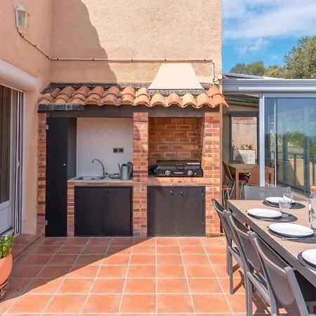 Vue Presqu'ile De Giens Avec Piscine