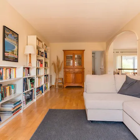 Vue Presqu'ile De Giens Avec Piscine *