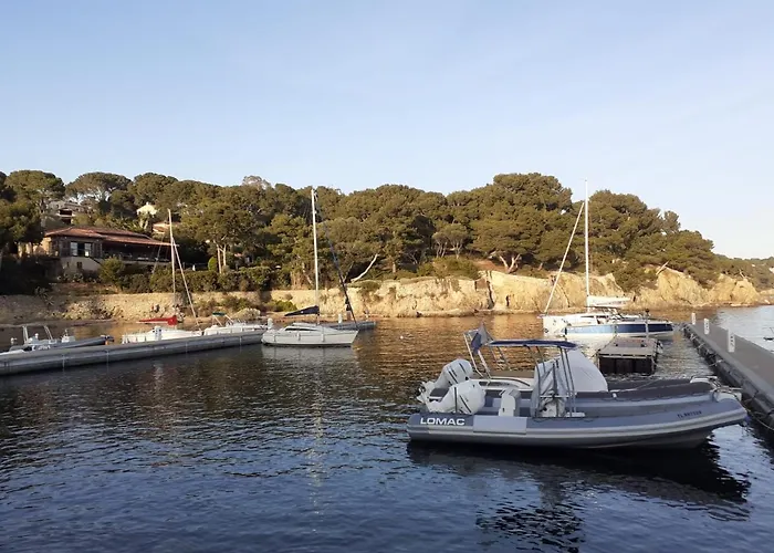 Vue Presqu'ile De Giens Avec Piscine *