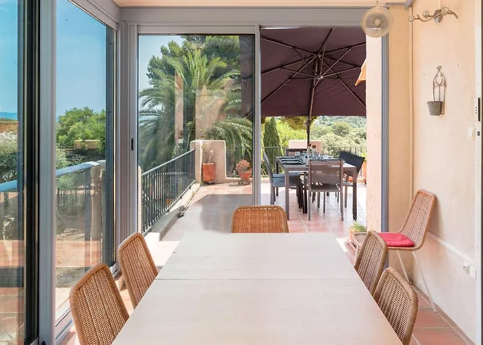 Vue Presqu'ile De Giens Avec Piscine Villa