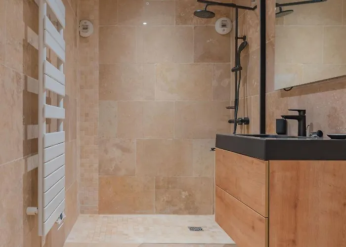 Vue Presqu'ile De Giens Avec Piscine