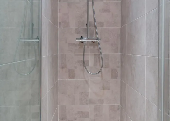 Vue Presqu'ile De Giens Avec Piscine