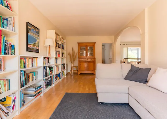 Vue Presqu'ile De Giens Avec Piscine *