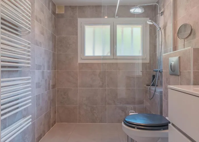 Vue Presqu'ile De Giens Avec Piscine * הייר